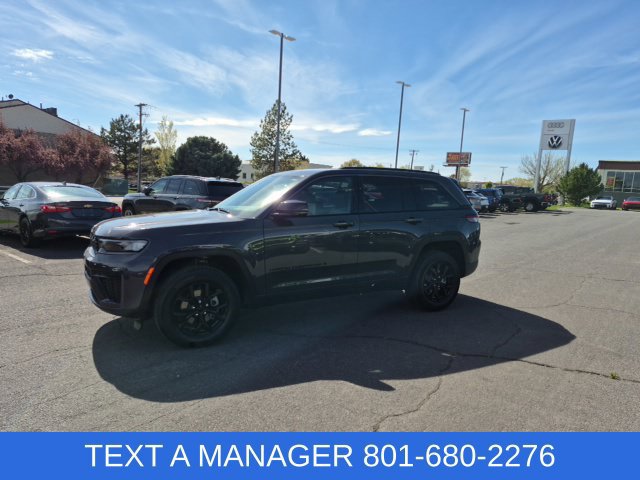 New 2026 Jeep Grand Cherokee Altitude AWD/4WD image 3