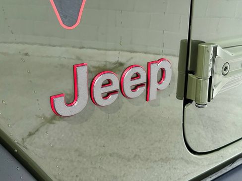 Used 2020 Jeep Wrangler Unlimited Rubicon AWD/4WD image 13