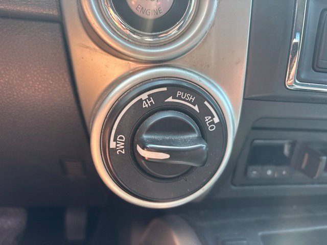 Used 2017 Nissan Titan SV AWD/4WD image 18