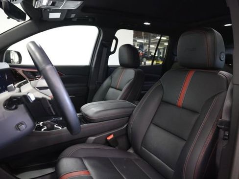 Used 2024 Chevrolet Traverse RS image 18