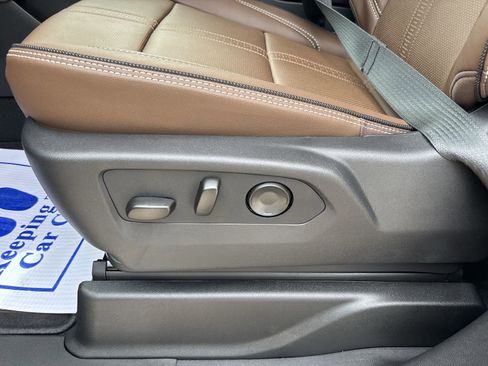 New 2026 Chevrolet Suburban High Country AWD/4WD image 15