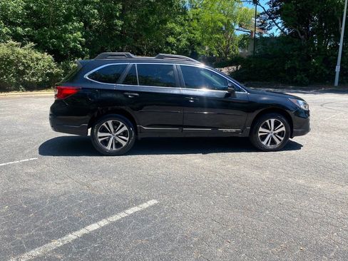 Used 2019 Subaru Outback 2.5i Limited AWD/4WD image 4