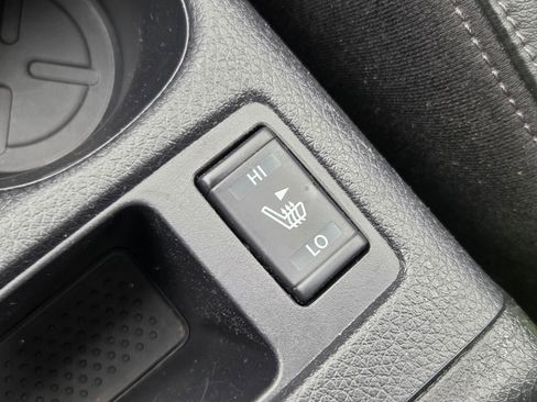 Used 2017 Nissan Rogue SL image 11