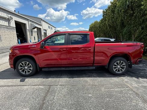 Used 2023 Chevrolet Silverado 1500 RST w/ Z71 Off-Road Package AWD/4WD image 2