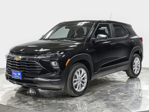 Used 2025 Chevrolet TrailBlazer LS w/ LS Convenience Package image 1