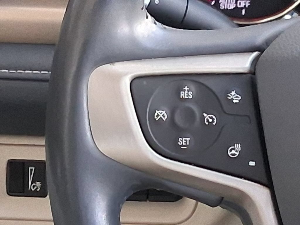 Used 2021 GMC Acadia Denali w/ Denali Technology Package FWD image 11