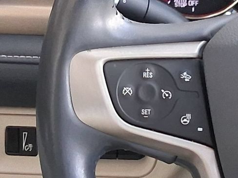 Used 2021 GMC Acadia Denali w/ Denali Technology Package FWD image 11