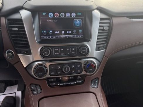 Used 2019 Chevrolet Suburban Premier image 11