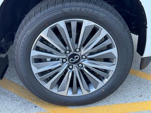 Certified 2026 INFINITI QX80 Luxe w/ Cargo Package image 7