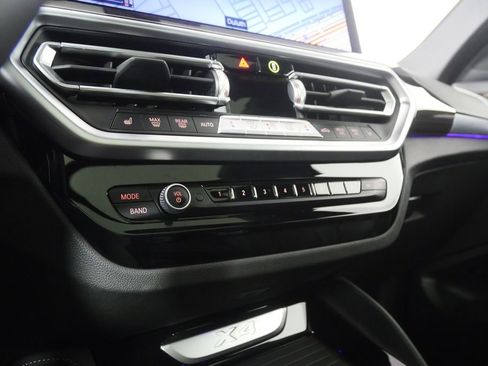 Used 2024 BMW X4 xDrive30i image 27