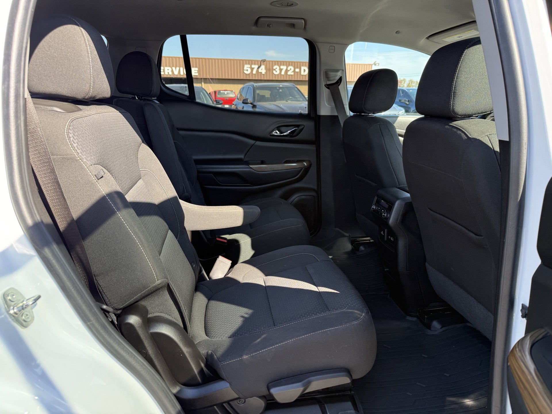 Used 2023 GMC Acadia SLE w/ Driver Convenience Package FWD image 26