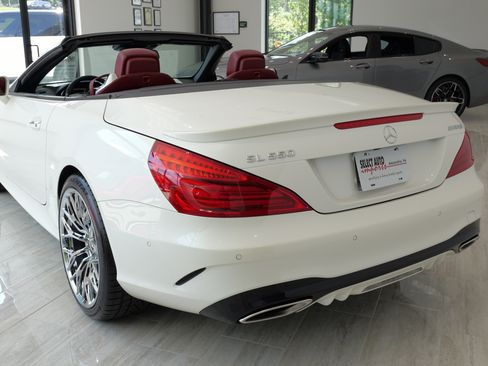 Used 2018 Mercedes-Benz SL 550 image 13