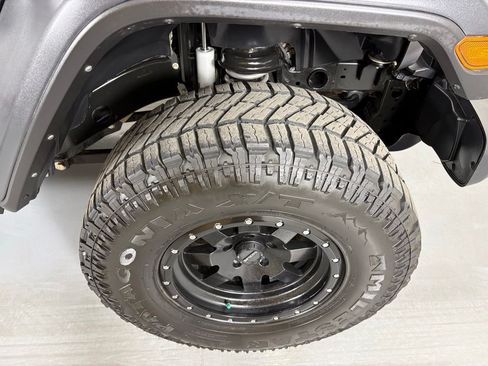 Used 2021 Jeep Wrangler Unlimited Rubicon AWD/4WD image 11