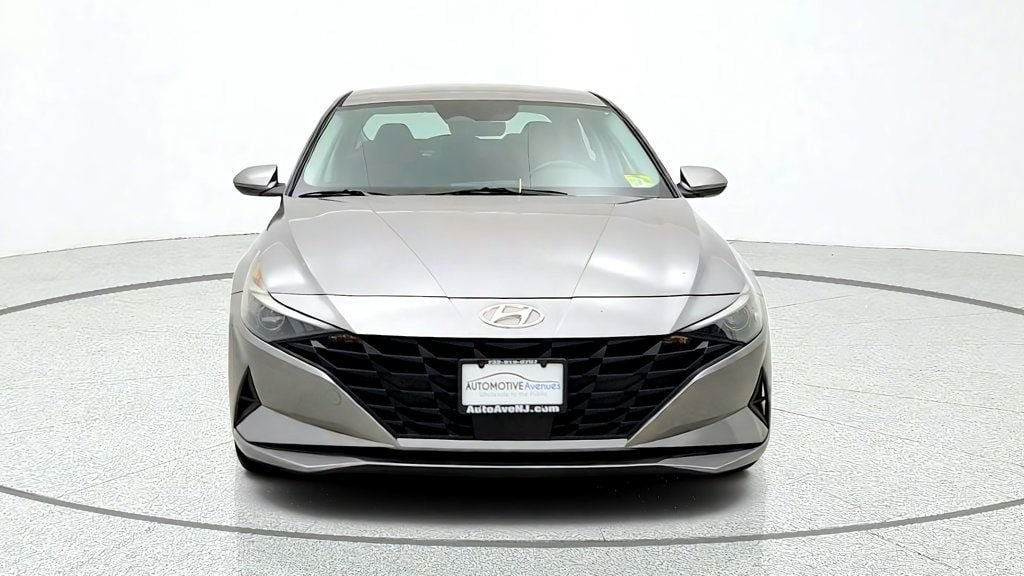 Used 2021 Hyundai Elantra SEL w/ Convenience Package FWD image 2