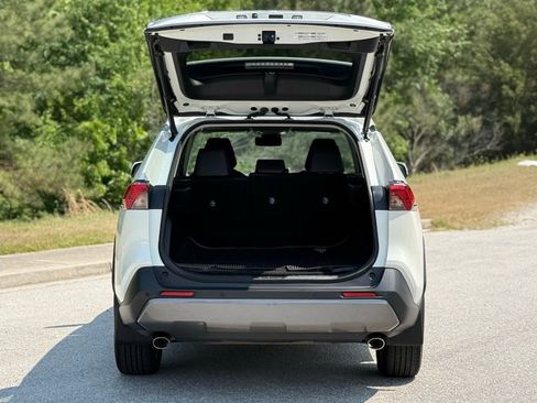 Used 2019 Toyota RAV4 Limited FWD image 15