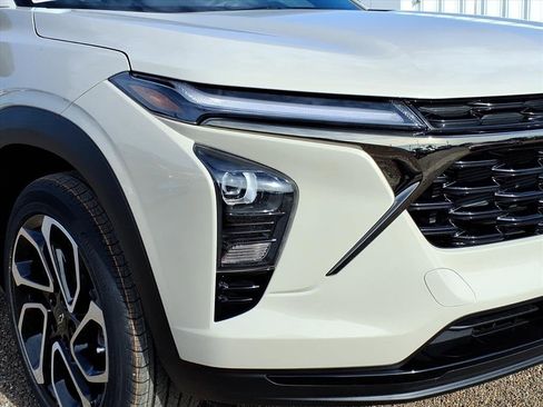 New 2026 Chevrolet Trax RS w/ Driver Confidence Package image 8