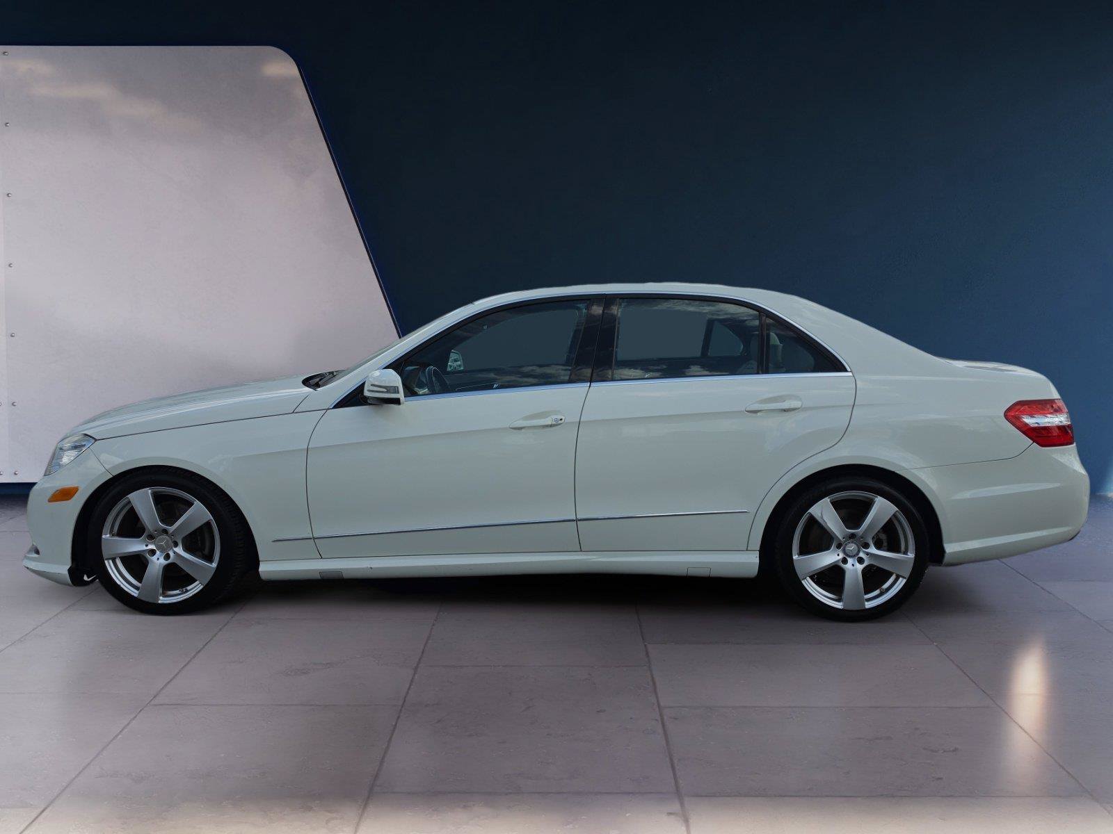 Used 2011 Mercedes-Benz E 350 Sedan image 2