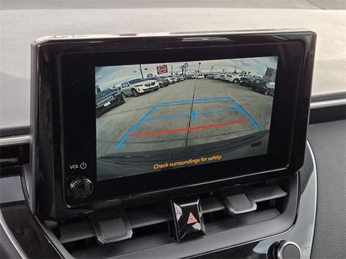 Used 2023 Toyota Corolla LE image 29