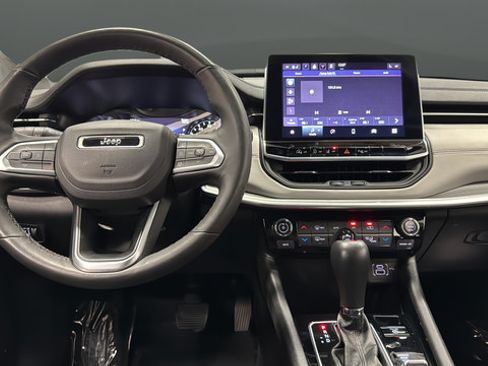 Used 2025 Jeep Compass Limited AWD/4WD image 10