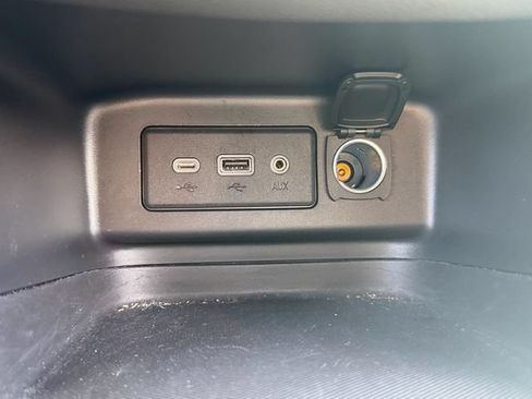 Used 2024 Chevrolet Equinox RS FWD image 21