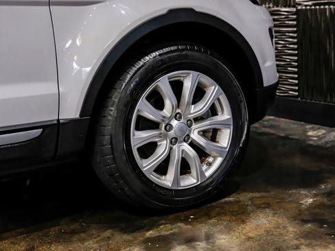 Used 2017 Land Rover Range Rover Evoque SE AWD/4WD image 55