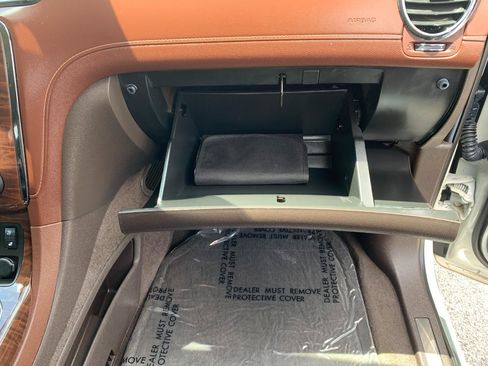 Used 2014 Buick Enclave Premium AWD/4WD image 45