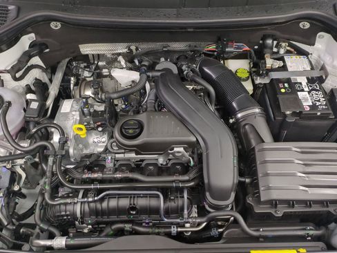 New 2025 Volkswagen Taos SEL image 13