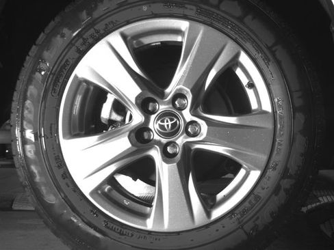 Used 2025 Toyota RAV4 XLE AWD/4WD image 14