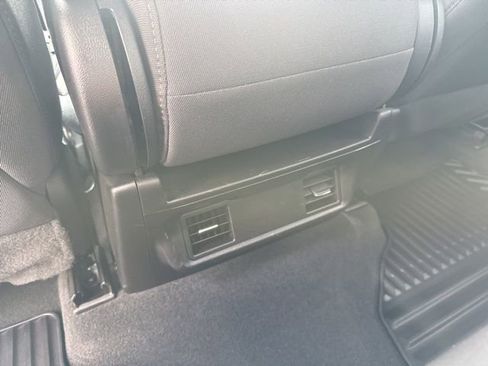 Used 2022 Chevrolet Silverado 1500 Custom image 30