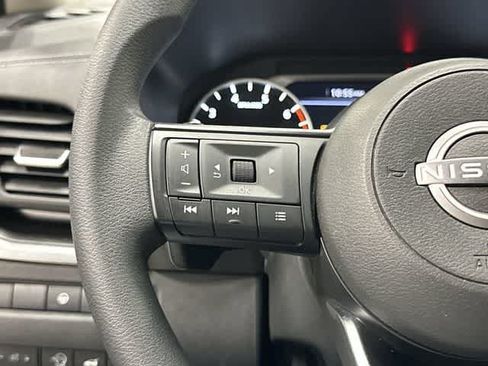 Used 2024 Nissan Rogue SV AWD/4WD image 17