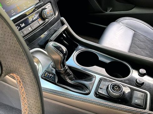 Used 2023 Nissan Maxima SR w/ Sport Mat Group FWD image 15