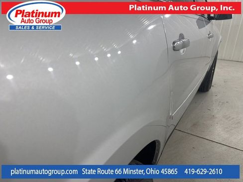 Used 2017 Chevrolet Traverse LT image 37