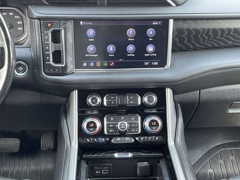 Used 2021 GMC Yukon XL Denali w/ Denali Premium Package AWD/4WD image 13
