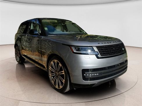 New 2025 Land Rover Range Rover SE image 3