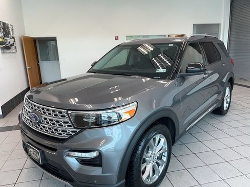 Used 2022 Ford Explorer Limited AWD/4WD image 4