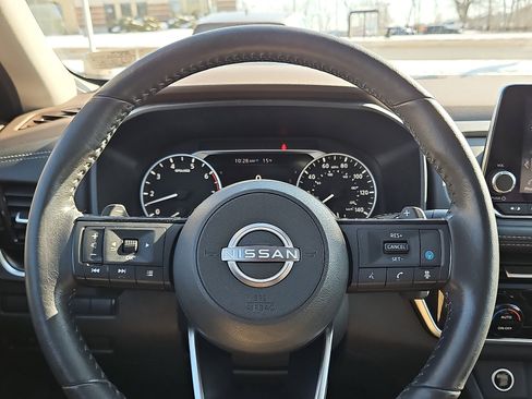 Certified 2022 Nissan Rogue SV w/ SV Premium Package image 19