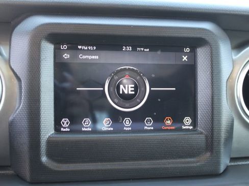 Used 2019 Jeep Wrangler Unlimited Sahara AWD/4WD image 25