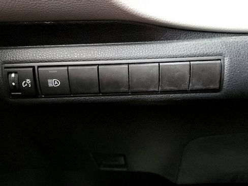 Certified 2021 Toyota Corolla LE w/ Carpet Mat Package (TMS) FWD image 32