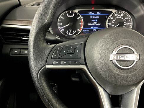 Certified 2023 Nissan Altima 2.5 SV FWD image 11