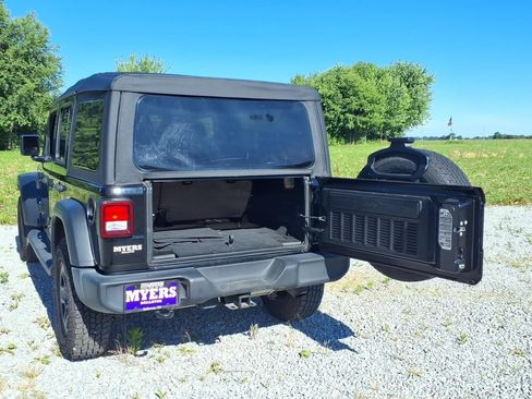 Used 2021 Jeep Wrangler Unlimited Sport AWD/4WD image 17