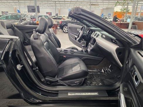 Used 2017 Ford Mustang GT Premium w/ Equipment Group 401A RWD image 39