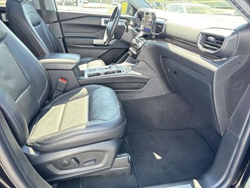 Used 2022 Ford Explorer Limited w/ Equipment Group 301A image 63