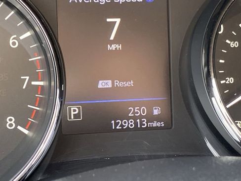 Used 2019 Nissan Rogue SV image 6