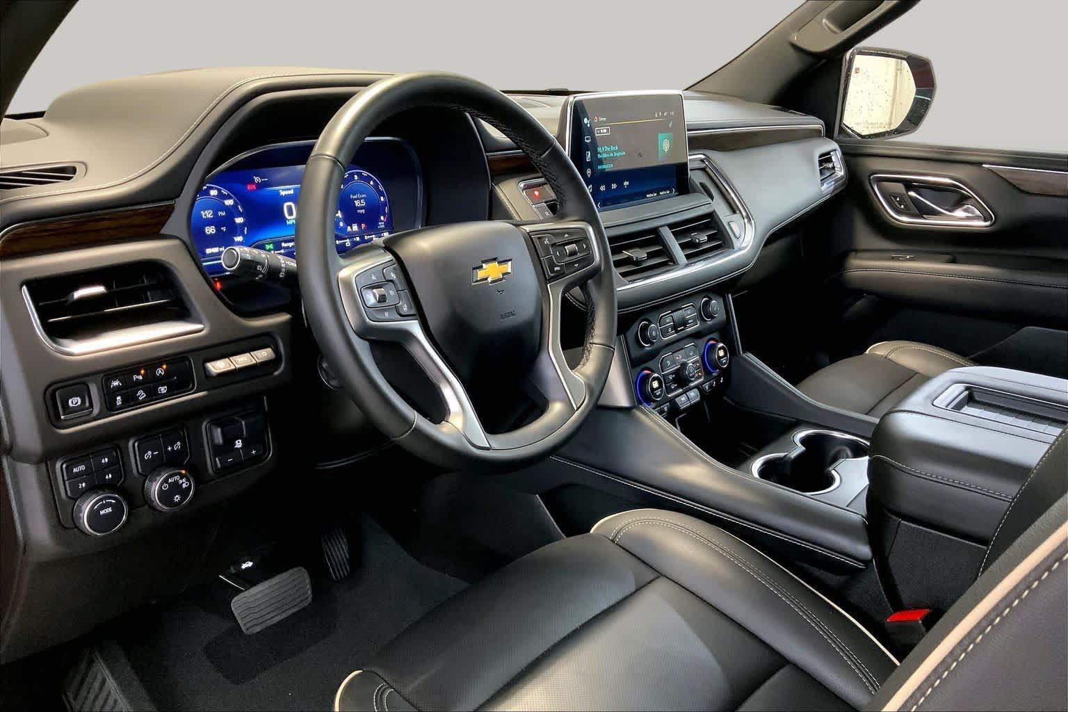 Used 2024 Chevrolet Tahoe Premier AWD/4WD image 17