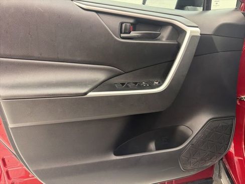 Used 2020 Toyota RAV4 LE w/ Carpet Mat Package FWD image 11
