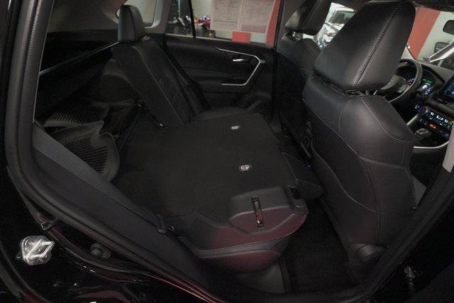 Certified 2022 Toyota RAV4 XLE Premium AWD/4WD image 40