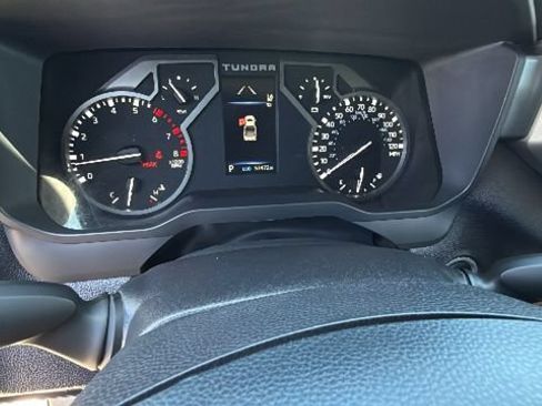 Used 2022 Toyota Tundra SR5 w/ SR5 Convenience Package AWD/4WD image 21
