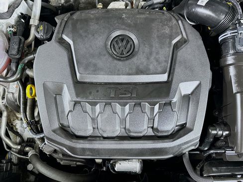 Used 2024 Volkswagen Tiguan Wolfsburg Edition image 33