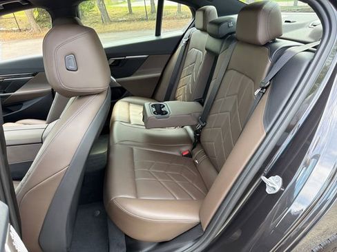 Used 2025 BMW i5 xDrive40 w/ Premium Package AWD/4WD image 28