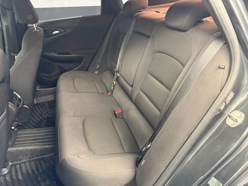 Used 2017 Chevrolet Malibu LT image 37